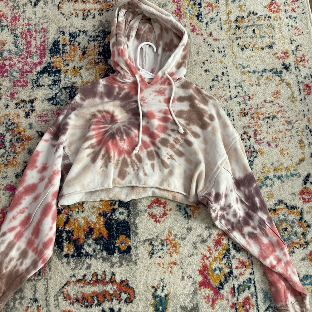 women’s small tie dyed cropped hoodie